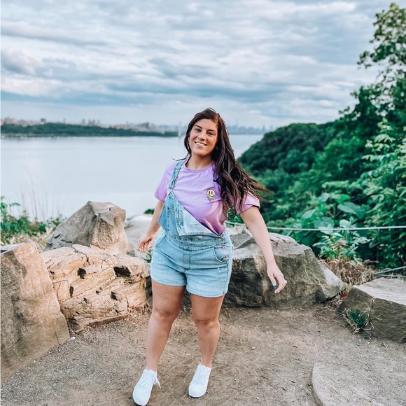 Meet your Posher, Sky - Picture 1 of 1